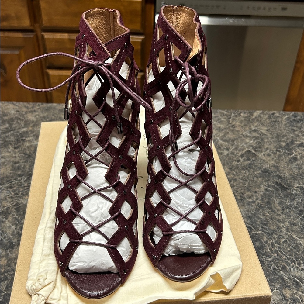 Joie - Merlot Suede Lace Up Heels, Size 39 / 9. NIB
